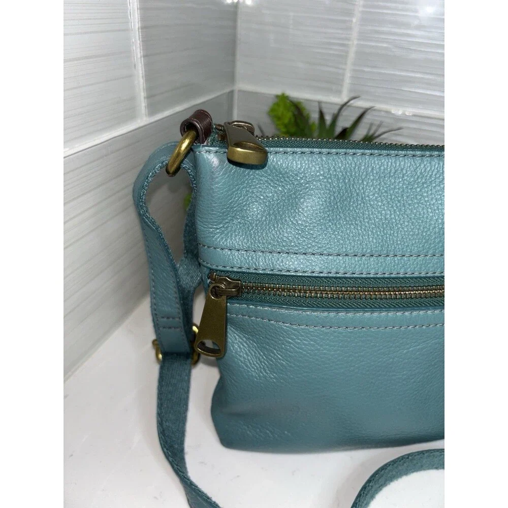 Fossil teal pebbled